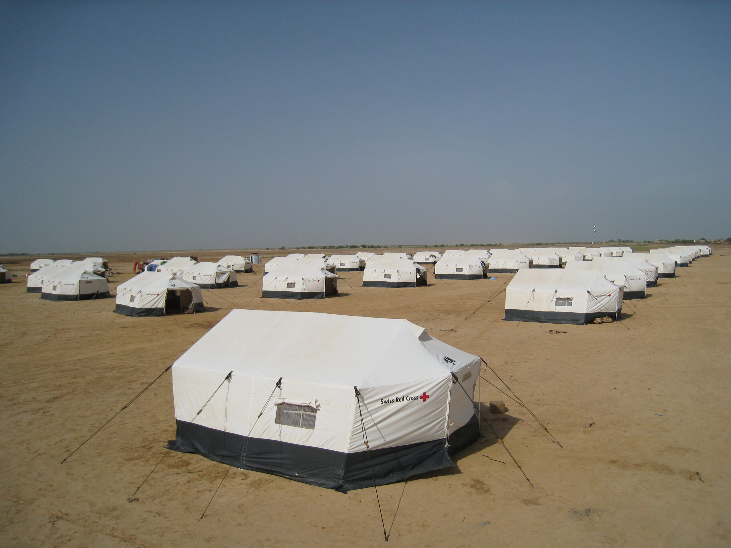 stad Whirlpool Overstijgen Family Frame Tent - UNHCR/ICRC/IFRC Standard - Double fold - Alpinter